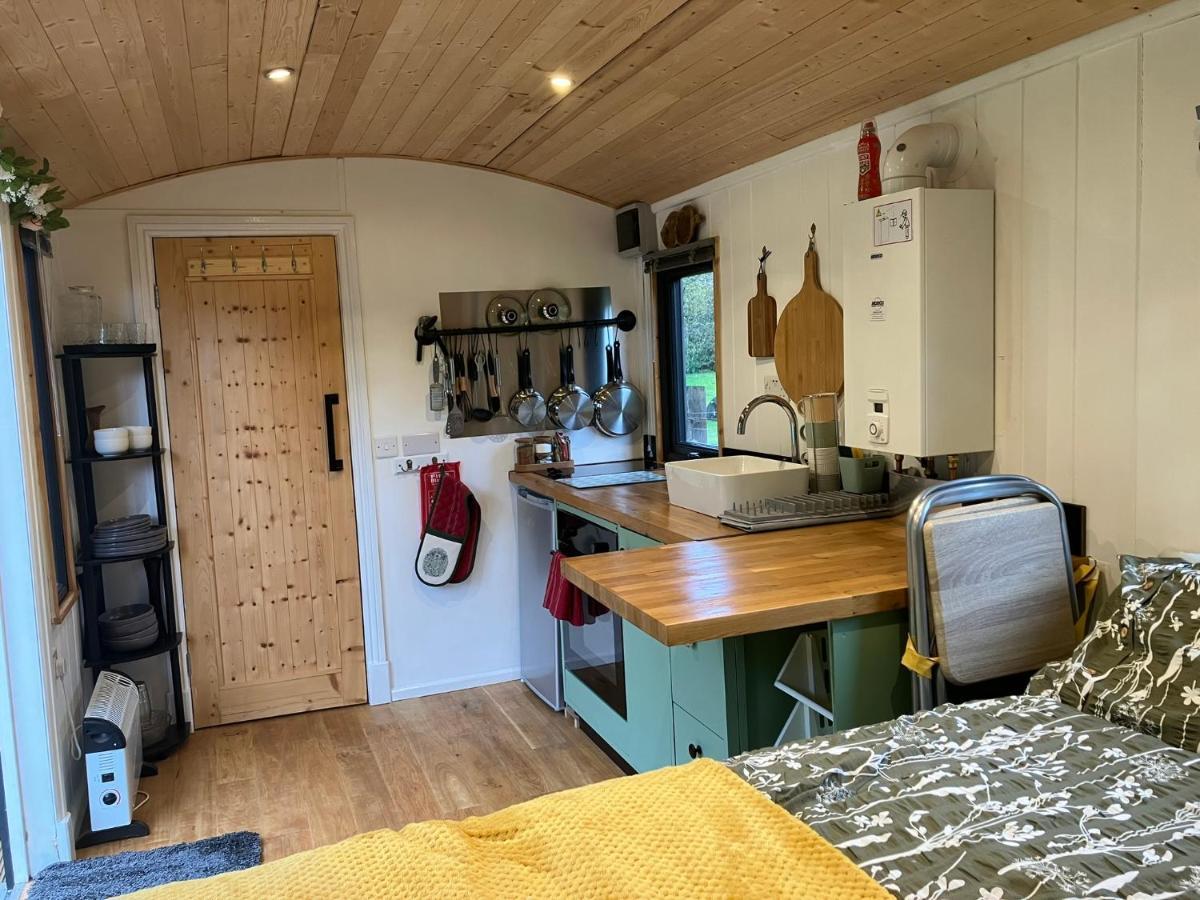 1 Bed Converted Railway Wagon Near Crickhowell Eksteriør billede