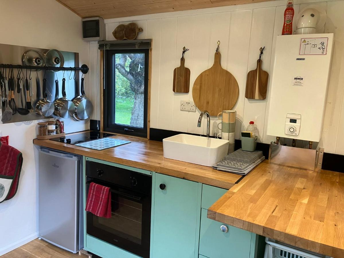 1 Bed Converted Railway Wagon Near Crickhowell Eksteriør billede